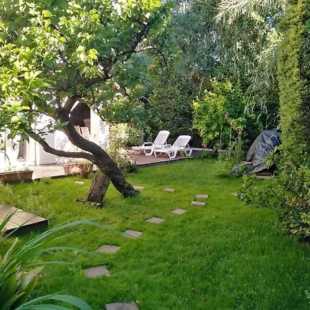 3 Ac Garden Pool Parking 2 Min By Car