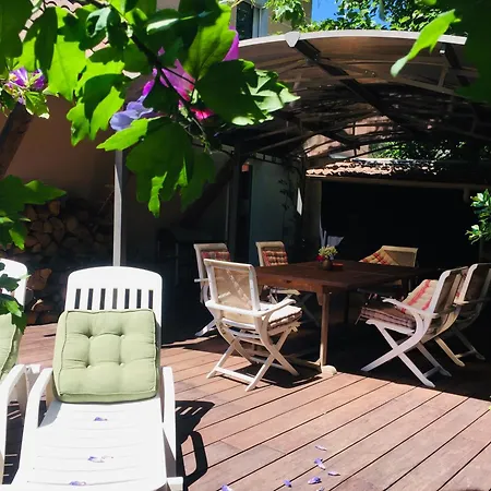 3 Ac Garden Pool Parking 2 Min By Car