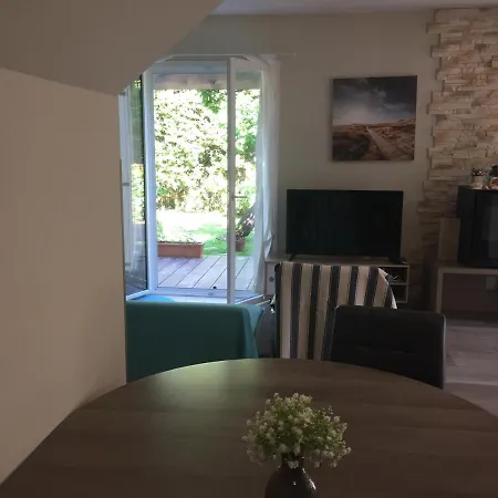 3 Ac Garden Pool Parking 2 Min By Car *